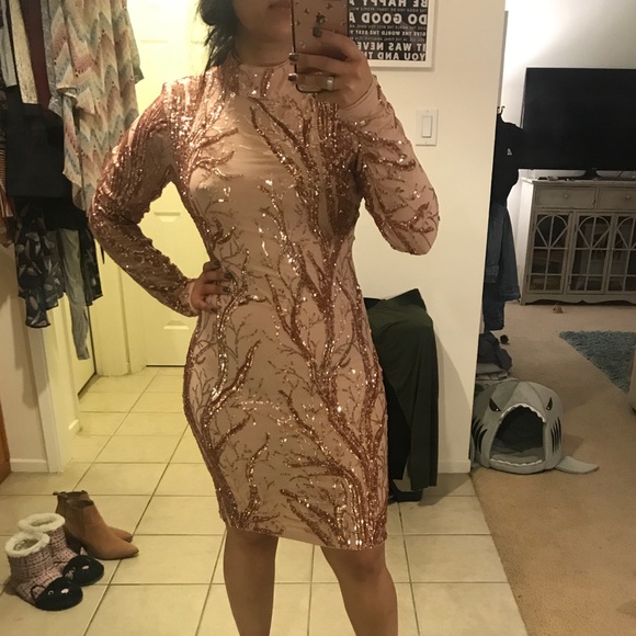 Dresses & Skirts - 😍 sequin dusty rose dress